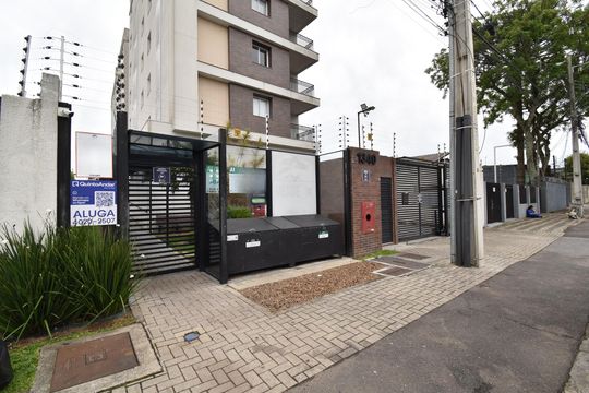 Fachada do condomínio de kitnet/studio para alugar com 1 quarto, 21m² em Rebouças, Curitiba