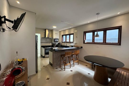 Cozinha de casa de condomínio à venda com 2 quartos, 360m² em Alphaville, Santana de Parnaíba