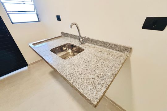 Cozinha de apartamento para alugar com 1 quarto, 25m² em Vila Uniao(zona Leste), São Paulo