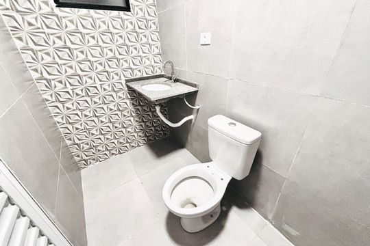 Banheiro de apartamento para alugar com 1 quarto, 25m² em Vila Uniao(zona Leste), São Paulo