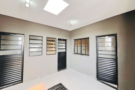 Corredor de apartamento para alugar com 1 quarto, 25m² em Vila Uniao(zona Leste), São Paulo