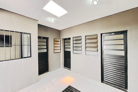 Corredor de apartamento para alugar com 1 quarto, 25m² em Vila Uniao(zona Leste), São Paulo
