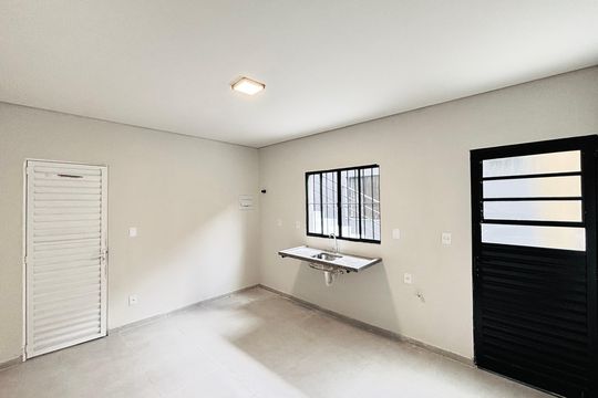 Cozinha de apartamento para alugar com 1 quarto, 30m² em Vila Uniao(zona Leste), São Paulo