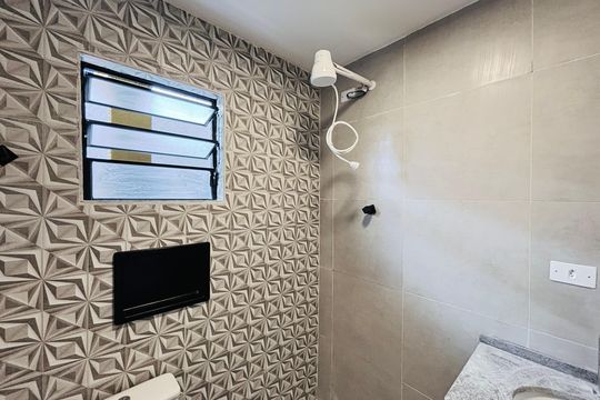 Banheiro de apartamento para alugar com 1 quarto, 30m² em Vila Uniao(zona Leste), São Paulo