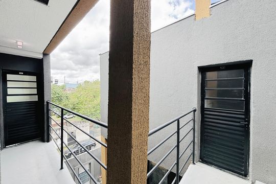 Corredor de apartamento para alugar com 1 quarto, 30m² em Vila Uniao(zona Leste), São Paulo