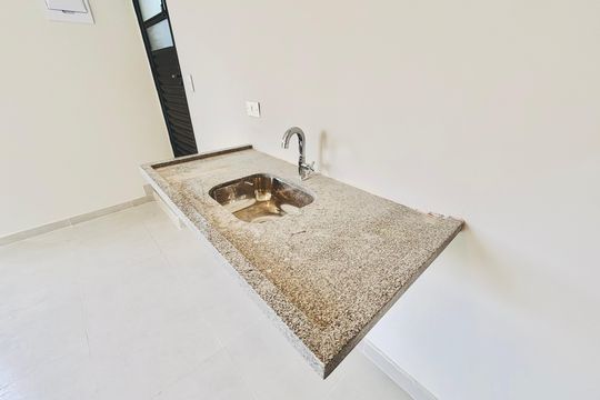 Cozinha de apartamento para alugar com 1 quarto, 21m² em Vila Uniao(zona Leste), São Paulo