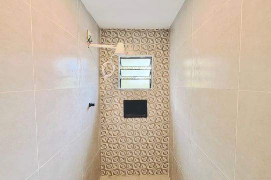 Banheiro de apartamento para alugar com 1 quarto, 21m² em Vila Uniao(zona Leste), São Paulo