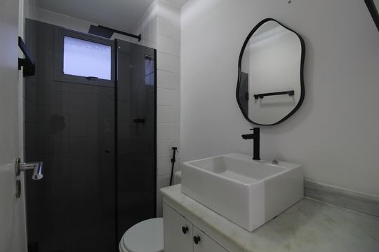 Banheiro de apartamento para alugar com 2 quartos, 62m² em Jacarepagua, Rio de Janeiro