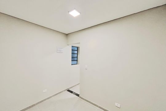 Quarto 1 de apartamento para alugar com 1 quarto, 21m² em Vila Uniao(zona Leste), São Paulo