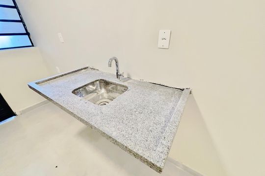 Cozinha de apartamento para alugar com 1 quarto, 21m² em Vila Uniao(zona Leste), São Paulo