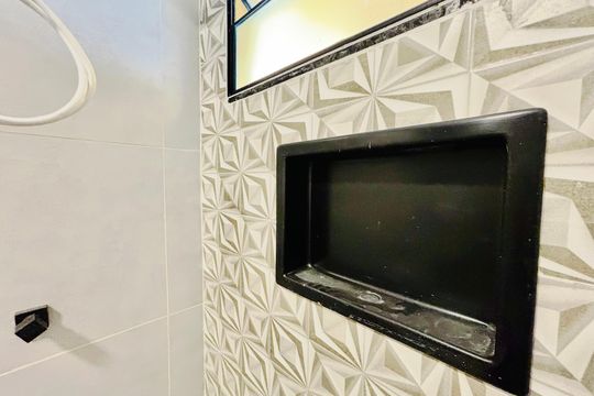 Banheiro de apartamento para alugar com 1 quarto, 21m² em Vila Uniao(zona Leste), São Paulo