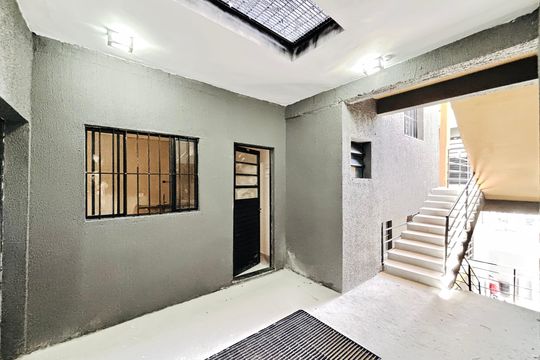 Corredor de apartamento para alugar com 1 quarto, 21m² em Vila Uniao(zona Leste), São Paulo