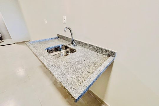 Cozinha de apartamento para alugar com 1 quarto, 21m² em Vila Uniao(zona Leste), São Paulo