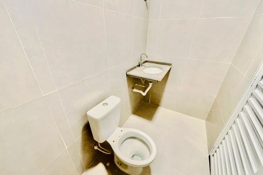Banheiro de apartamento para alugar com 1 quarto, 21m² em Vila Uniao(zona Leste), São Paulo