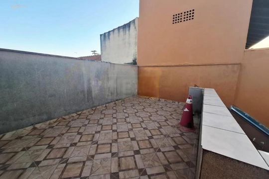 Casa à venda com 2 quartos, 156m² em Vila M Genoveva, Jundiaí