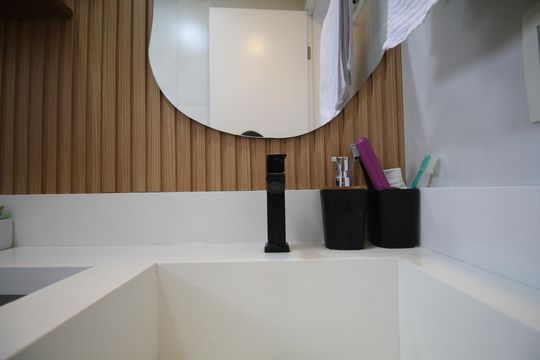 Banheiro de apartamento para alugar com 2 quartos, 49m² em Parque Reboucas, São Paulo