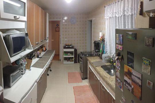 Cozinha de apartamento à venda com 2 quartos, 60m² em Jardim Guanabara, Rio de Janeiro