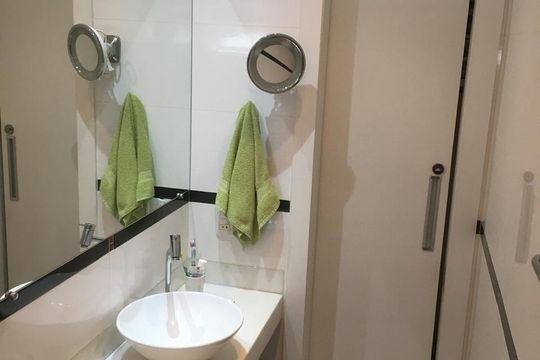 Banheiro 1 de apartamento à venda com 2 quartos, 60m² em Jardim Guanabara, Rio de Janeiro