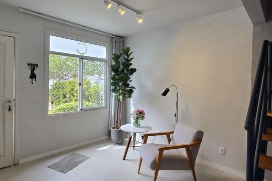 Sala  de casa de condomínio à venda com 3 quartos, 98m² em Parque Renato Maia, Guarulhos