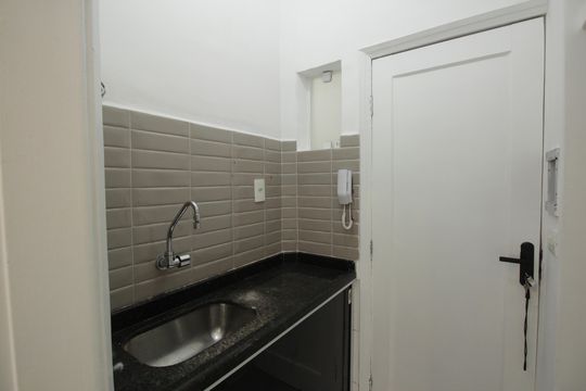 Cozinha e Área de Serviço de kitnet/studio para alugar com 1 quarto, 30m² em Embaré, Santos