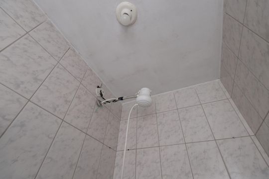 Banheiro de kitnet/studio para alugar com 1 quarto, 30m² em Vila Sao Geraldo, São Paulo