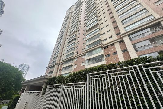 Fachada de apartamento para alugar com 3 quartos, 107m² em Alphaville, Barueri