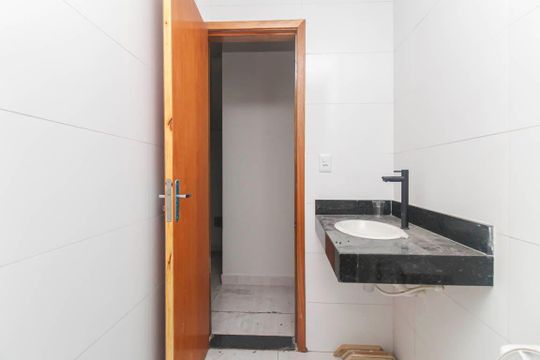 Banheiro de apartamento para alugar com 1 quarto, 38m² em Parque Independencia, São Paulo