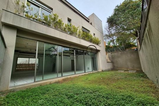Casa de Condomínio à venda com 3 quartos, 568m² em Jardim Silvia (Zona Oeste), São Paulo
