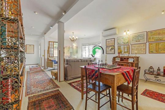 Casa à venda com 4 quartos, 518m² em Jardim Leonor, São Paulo