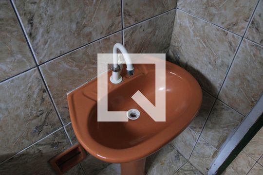 Banheiro de casa de condomínio à venda com 1 quarto, 47m² em Jardim Guanabara, Goiânia