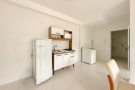 Cozinha de apartamento para alugar com 1 quarto, 37m² em São Sebastiao, Palhoça