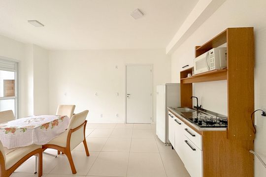 Cozinha de apartamento para alugar com 1 quarto, 37m² em São Sebastiao, Palhoça
