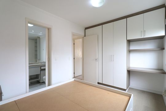 Suite  de apartamento para alugar com 2 quartos, 76m² em Pompeia, São Paulo
