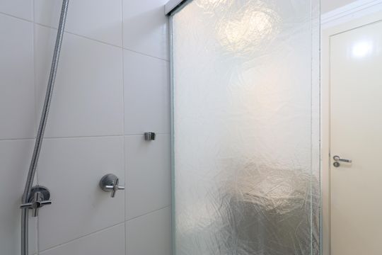 Banheiro Social de apartamento para alugar com 2 quartos, 76m² em Pompeia, São Paulo