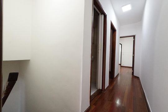 Corredor de casa para alugar com 3 quartos, 100m² em Bosque da Saúde, São Paulo