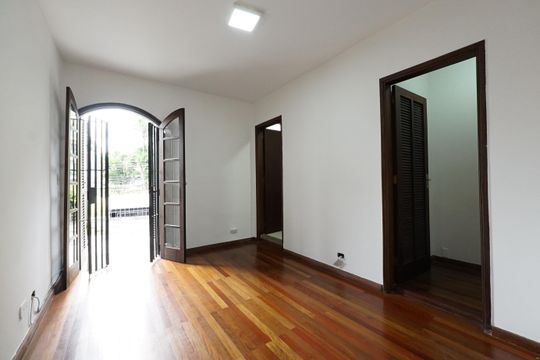 Suíte de casa para alugar com 3 quartos, 100m² em Bosque da Saúde, São Paulo