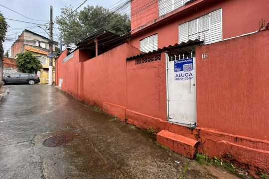fachada de casa para alugar com 2 quartos, 55m² em Americanópolis, São Paulo