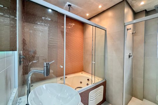 Banheiro da Suíte 3 de apartamento à venda com 4 quartos, 173m² em Itaim Bibi, São Paulo