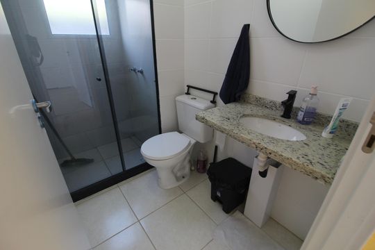 Banheiro de apartamento à venda com 2 quartos, 70m² em Taquara, Rio de Janeiro