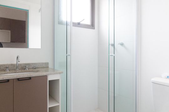 Banheiro de kitnet/studio para alugar com 1 quarto, 28m² em Butantã, São Paulo