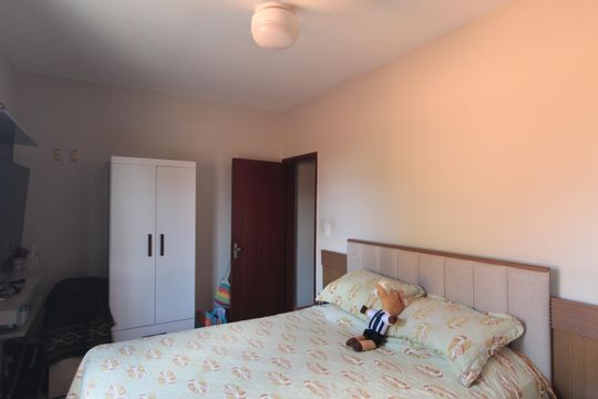Quarto 2 de casa à venda com 3 quartos, 135m² em São João Batista, Belo Horizonte