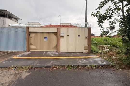 Fachada de casa para alugar com 3 quartos, 129m² em Conjunto Bela Morada, Aparecida de Goiânia