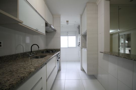 Cozinha - Armários de apartamento para alugar com 2 quartos, 75m² em Vila Andrade, São Paulo