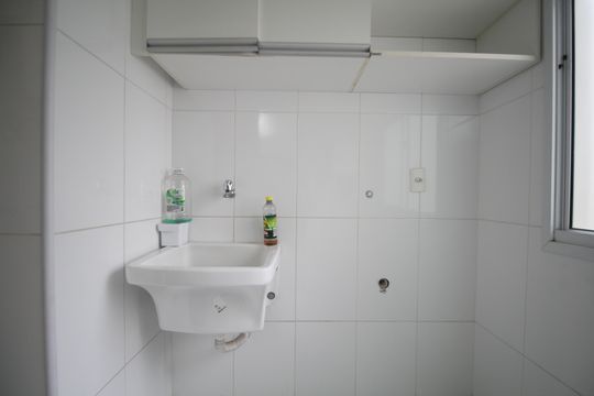 Área de Serviço de apartamento para alugar com 2 quartos, 75m² em Vila Andrade, São Paulo