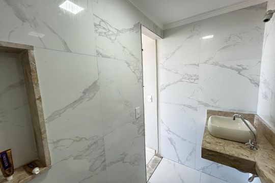 Banheiro da Suíte de apartamento para alugar com 1 quarto, 39m² em Madureira, Rio de Janeiro