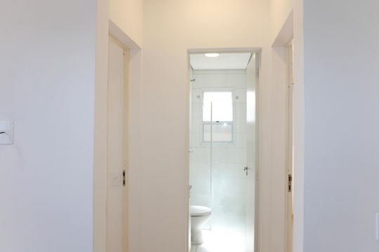Corredor de apartamento à venda com 2 quartos, 55m² em Fazenda Santana, Vinhedo
