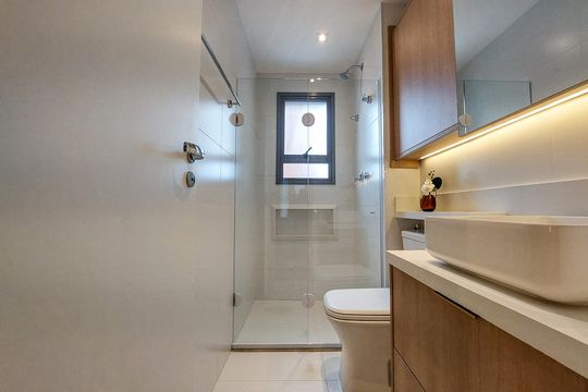 Banheiro da Suíte de apartamento para alugar com 2 quartos, 81m² em Brooklin, São Paulo
