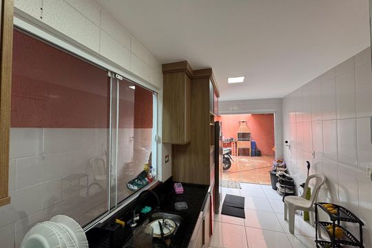 Cozinha de casa de condomínio à venda com 2 quartos, 153m² em Recreio dos Bandeirantes, Rio de Janeiro