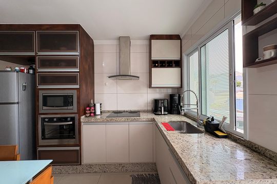 Cozinha de casa à venda com 3 quartos, 133m² em Vila Curuçá, Santo André