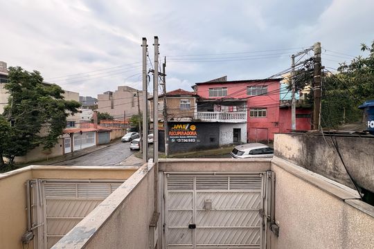 Vista da sala de casa à venda com 3 quartos, 133m² em Vila Curuçá, Santo André